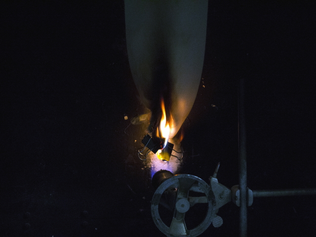纺织品和薄膜的火焰传播:CAN/ULC-S109和NFPA 701防火试验的比较分析